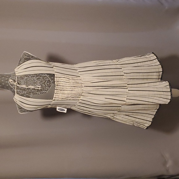 2/$15 Sale Old Navy Tiered Swing Dress sz Medium - Picture 4 of 11